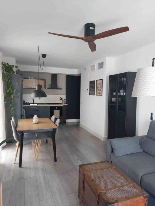 Cozy Apartment Malaga Bagian luar foto