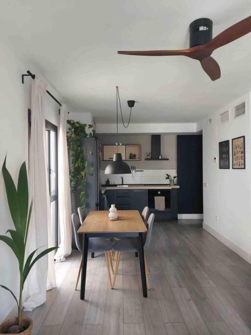 Cozy Apartment Malaga Bagian luar foto